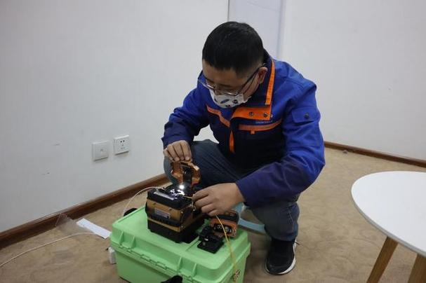 陕西联通高新公众网格智家工程师班组 做网络畅通"保卫兵"
